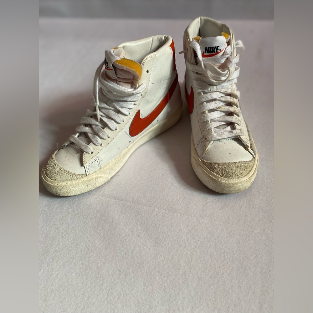 Nike Blazer 77 Vintage High-Top Sneakers in White and Red Size 6.5